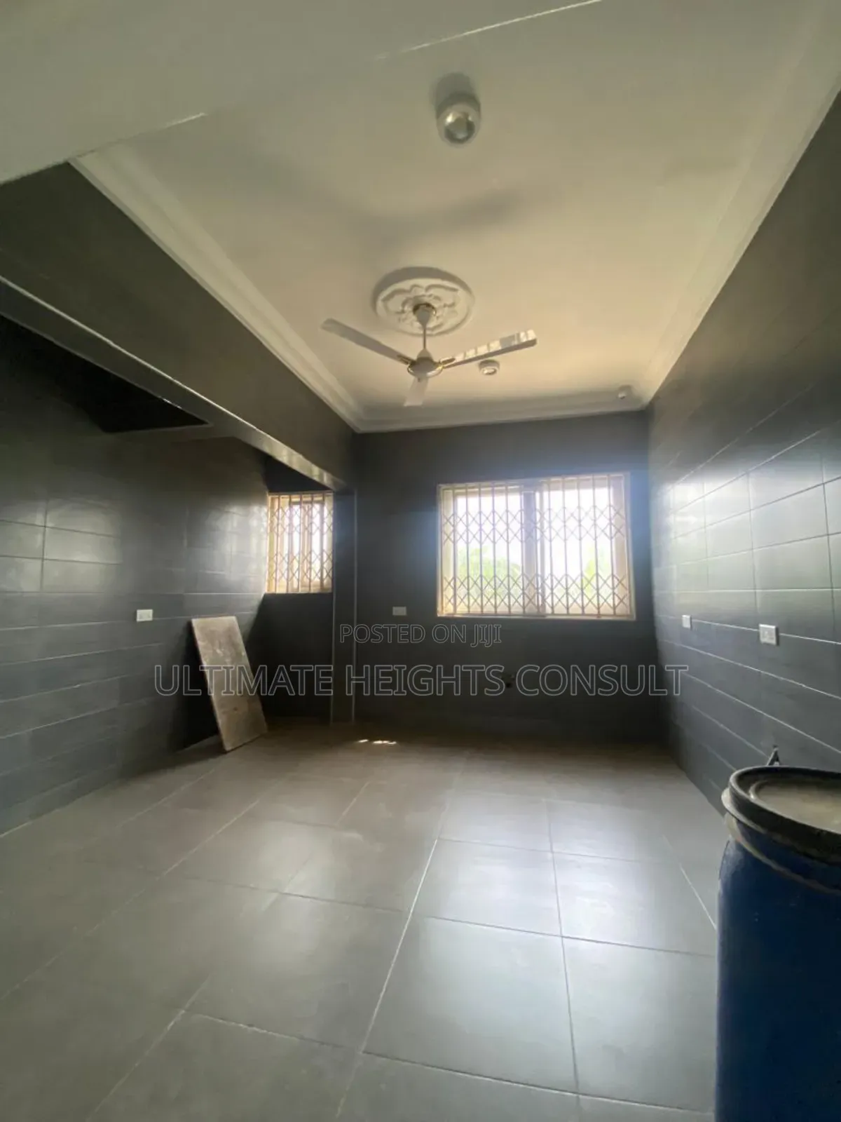8bdrm House in Kwabenya Abuom for rent