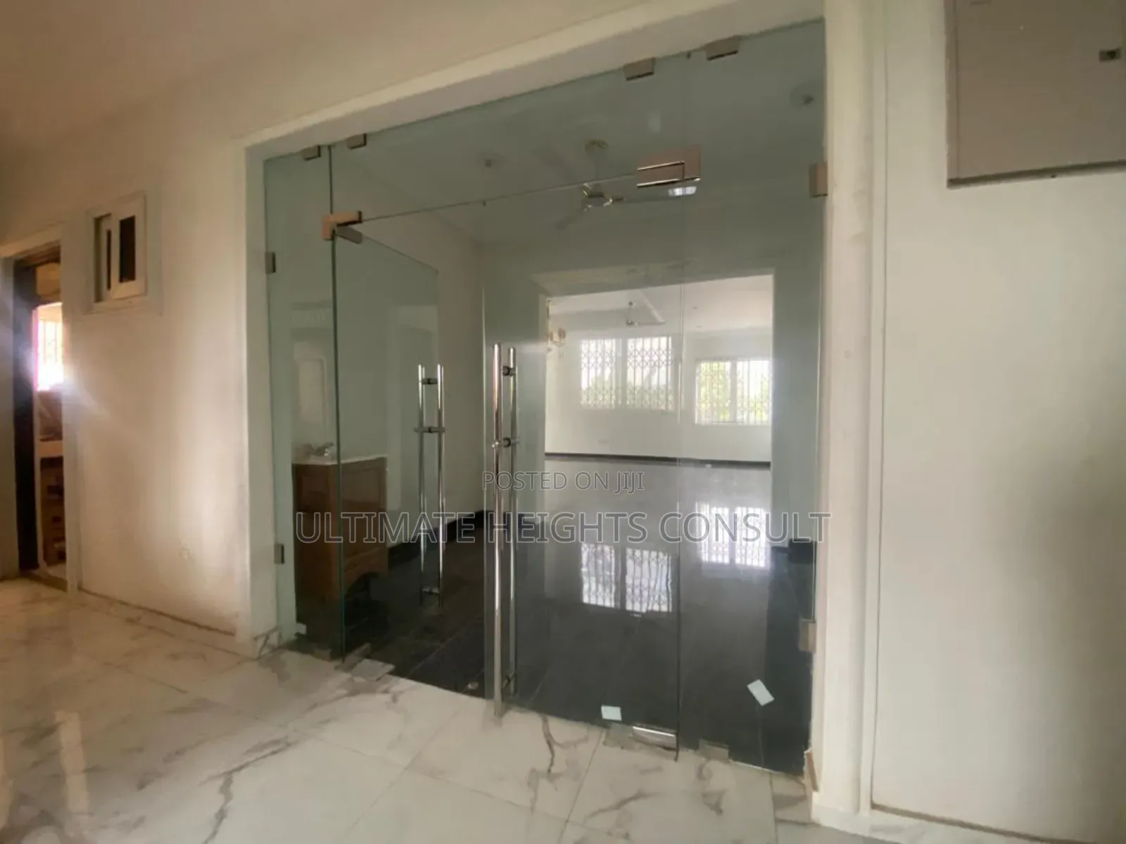 8bdrm House in Kwabenya Abuom for rent