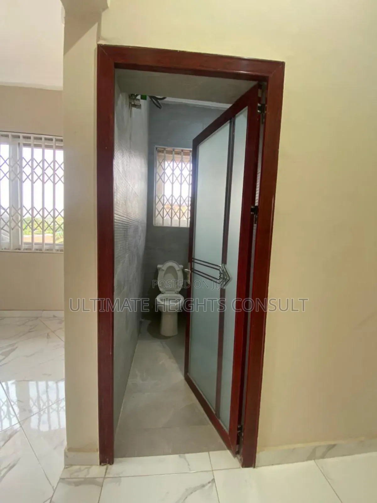 8bdrm House in Kwabenya Abuom for rent