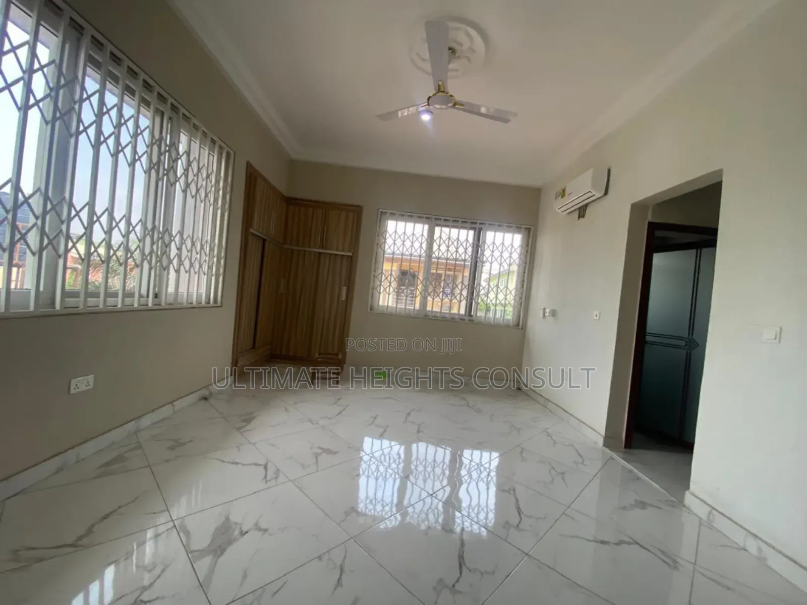 8bdrm House in Kwabenya Abuom for rent