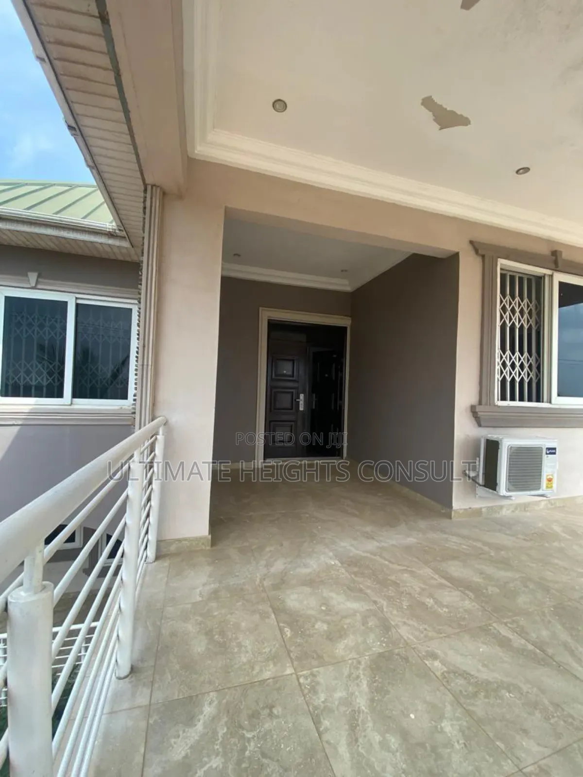 8bdrm House in Kwabenya Abuom for rent