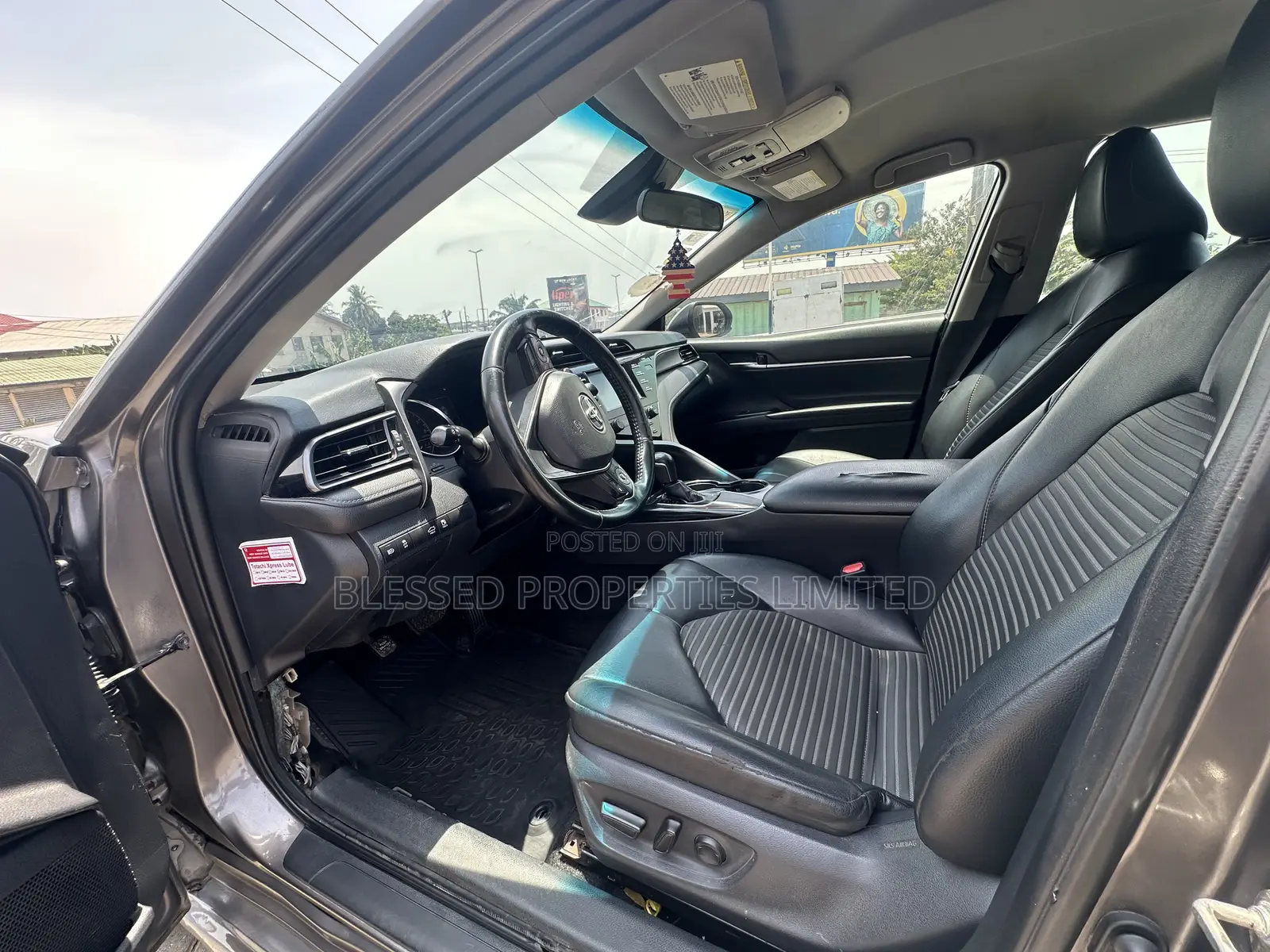 Toyota Camry SE (2.5L 4cyl 8A) 2019 Gray