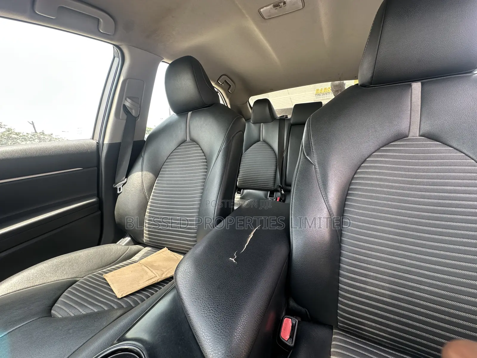 Toyota Camry SE (2.5L 4cyl 8A) 2019 Gray