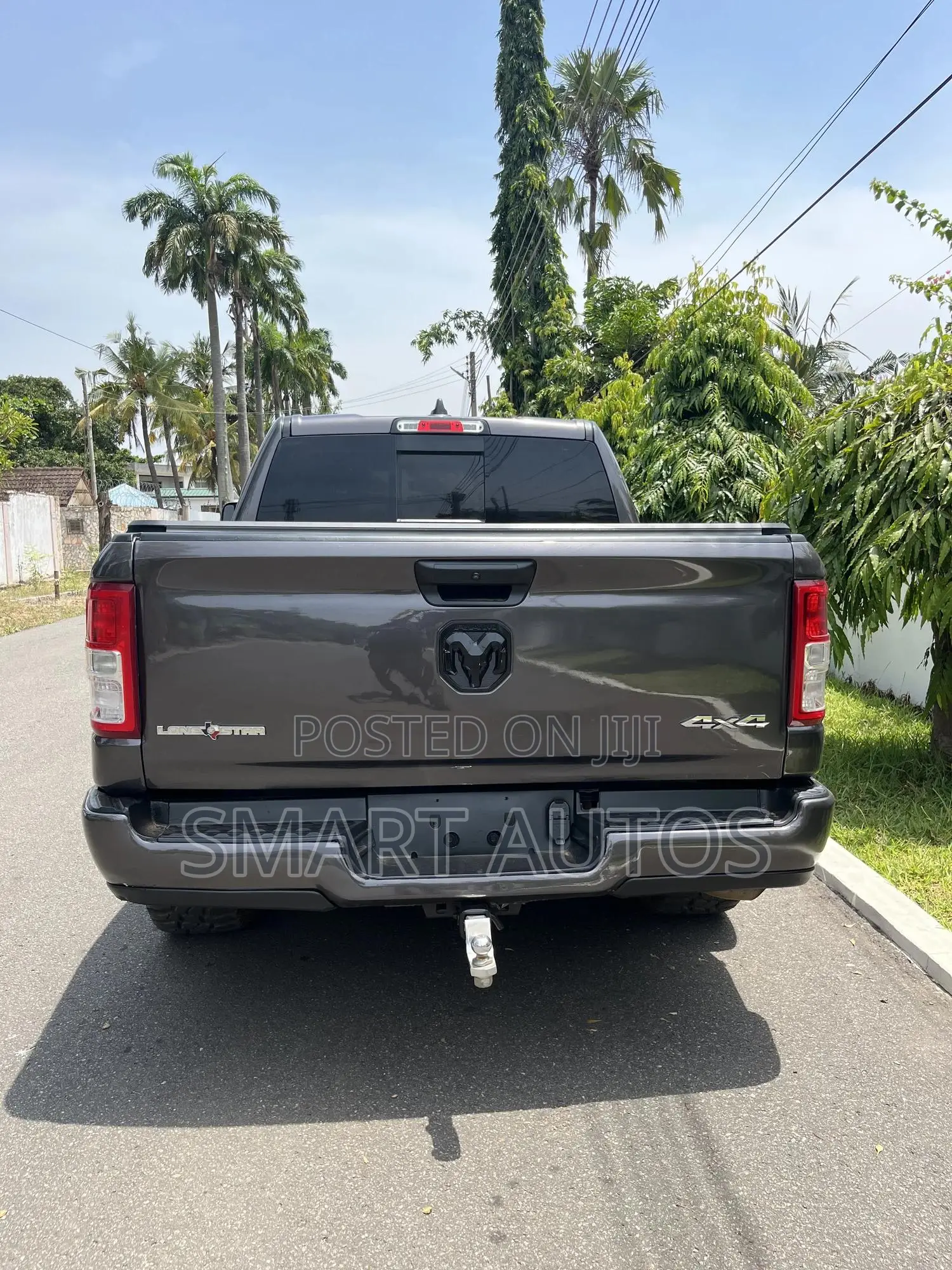 RAM 1500 Lone Star Crew Cab 6.3 ft SB 2023 Gray