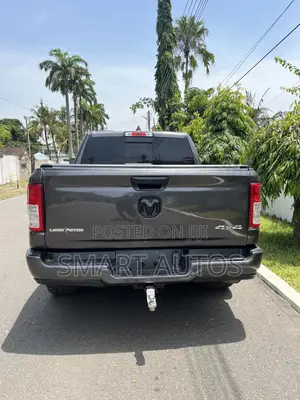 RAM 1500 Lone Star Crew Cab 6.3 ft SB 2023 Gray