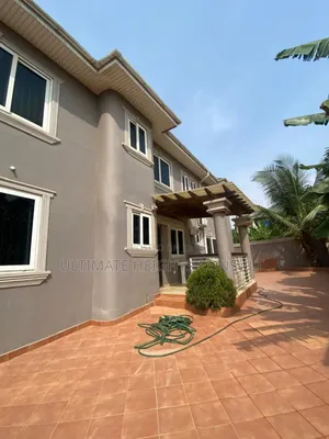 5bdrm Apartment in Abuom, Kwabenya for rent