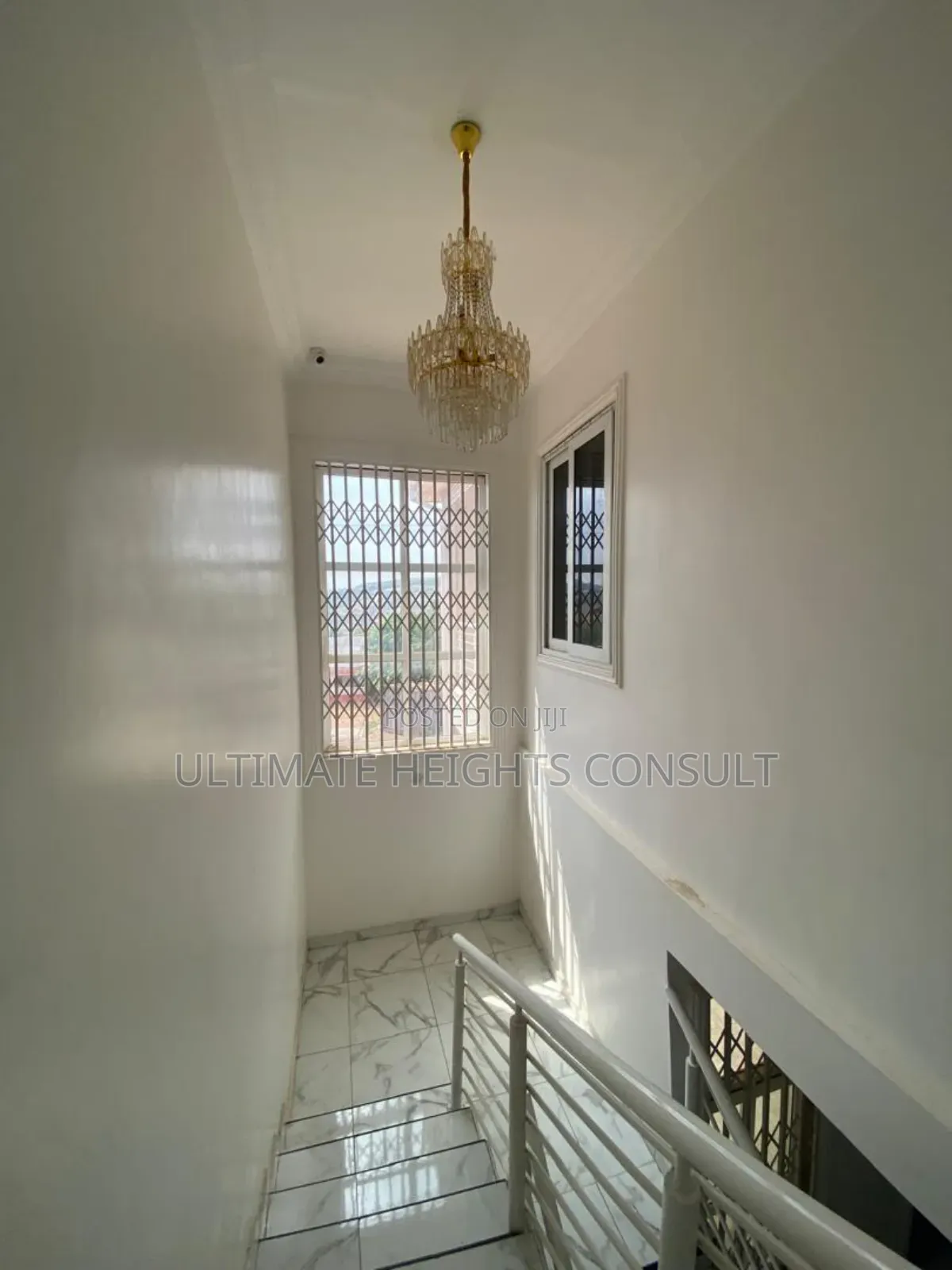 5bdrm Apartment in Abuom, Kwabenya for rent