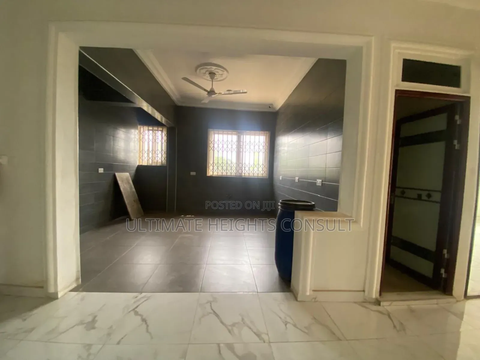 5bdrm Apartment in Abuom, Kwabenya for rent