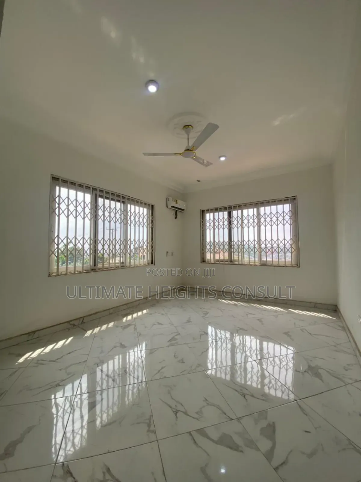 5bdrm Apartment in Abuom, Kwabenya for rent