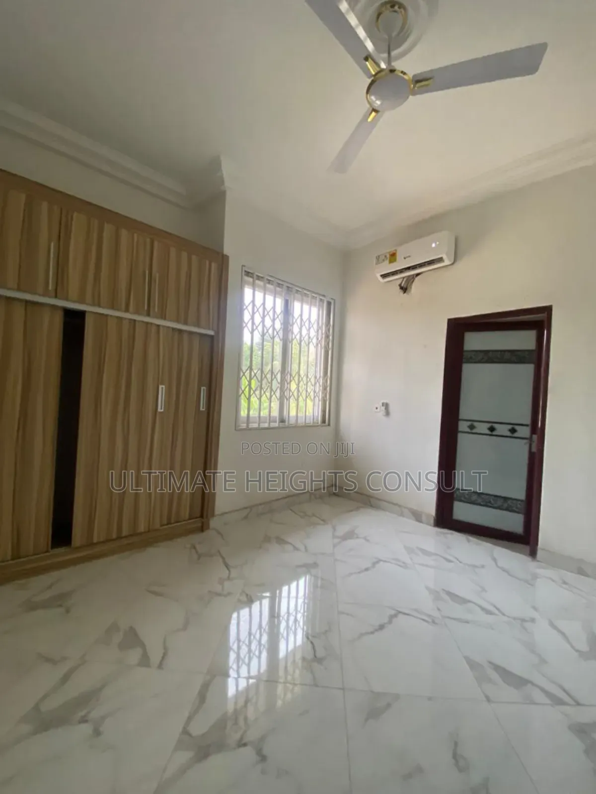 5bdrm Apartment in Abuom, Kwabenya for rent