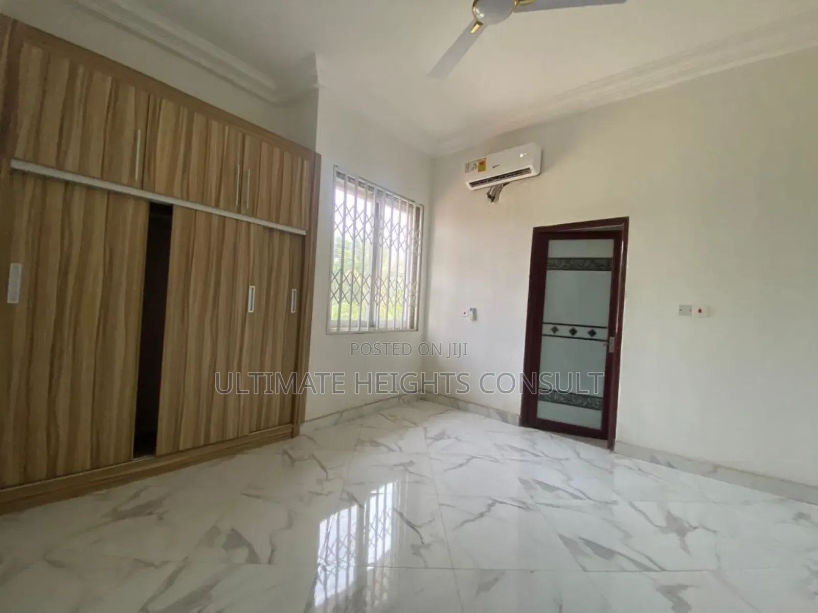 5bdrm Apartment in Abuom, Kwabenya for rent