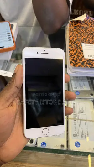 New Apple iPhone 7 32 GB Silver