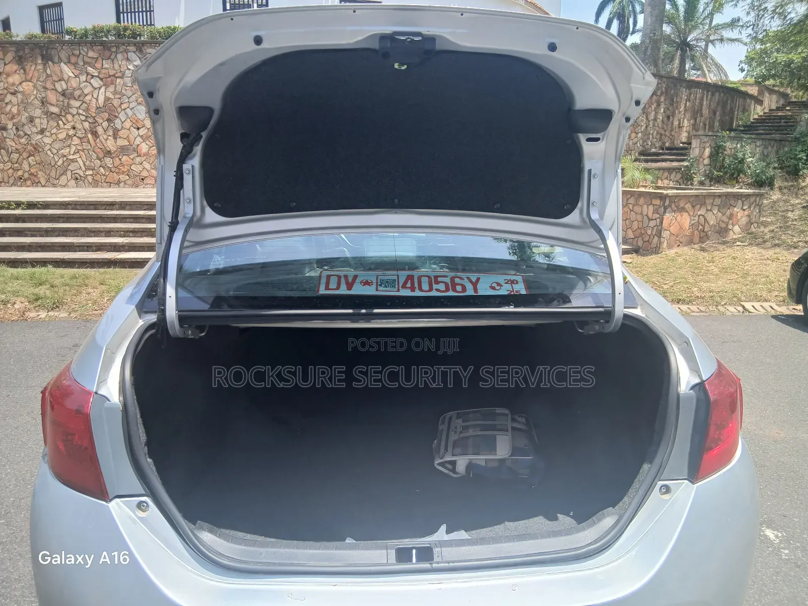 Toyota Corolla LE Eco (1.8L 4cyl 2A) 2018 Silver