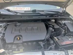Toyota Corolla LE Eco (1.8L 4cyl 2A) 2018 Silver