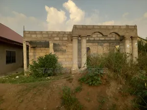 4 Bedrooms House for Sale at Kenyasi Adesina