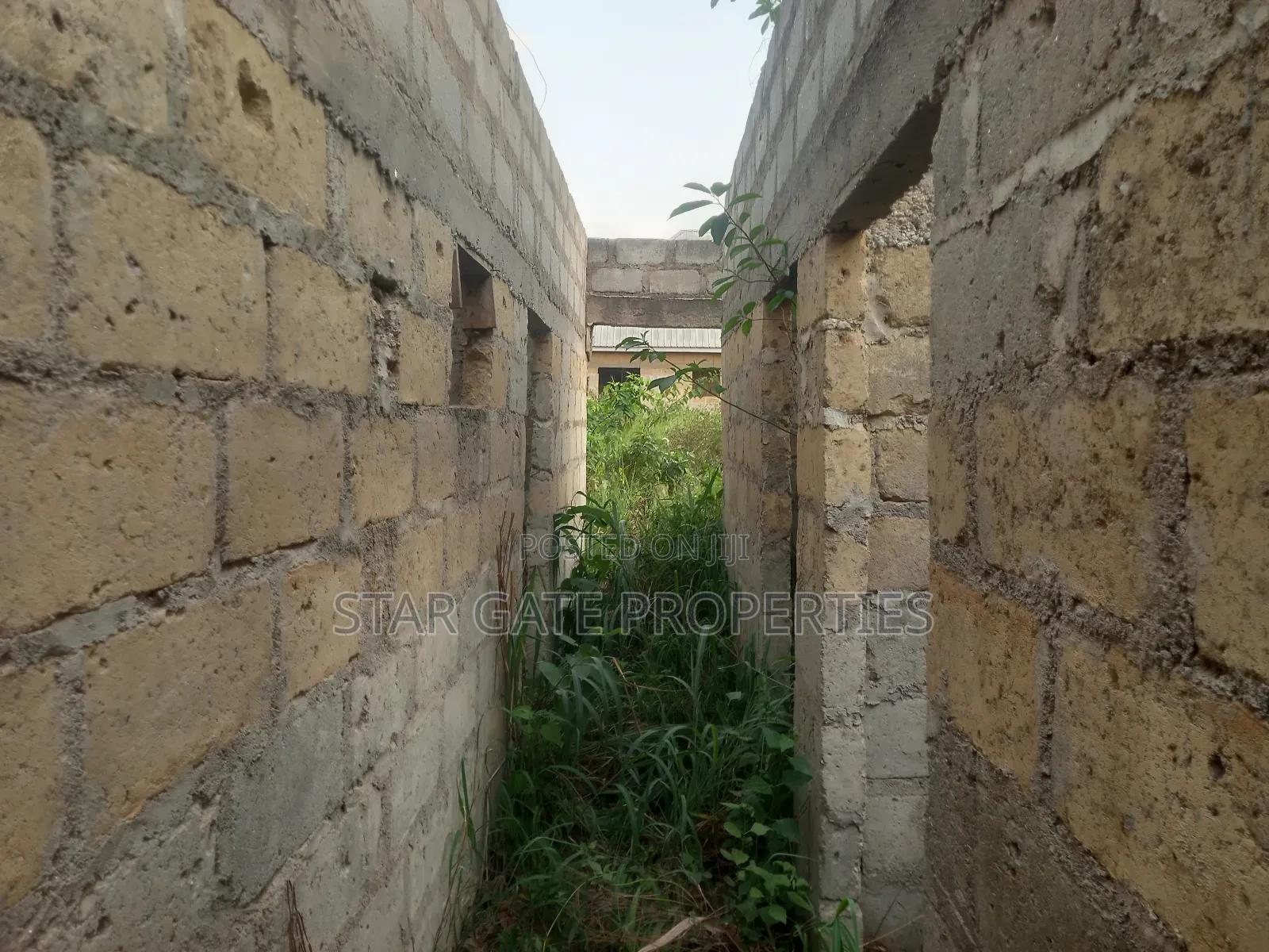 4 Bedrooms House for Sale at Kenyasi Adesina