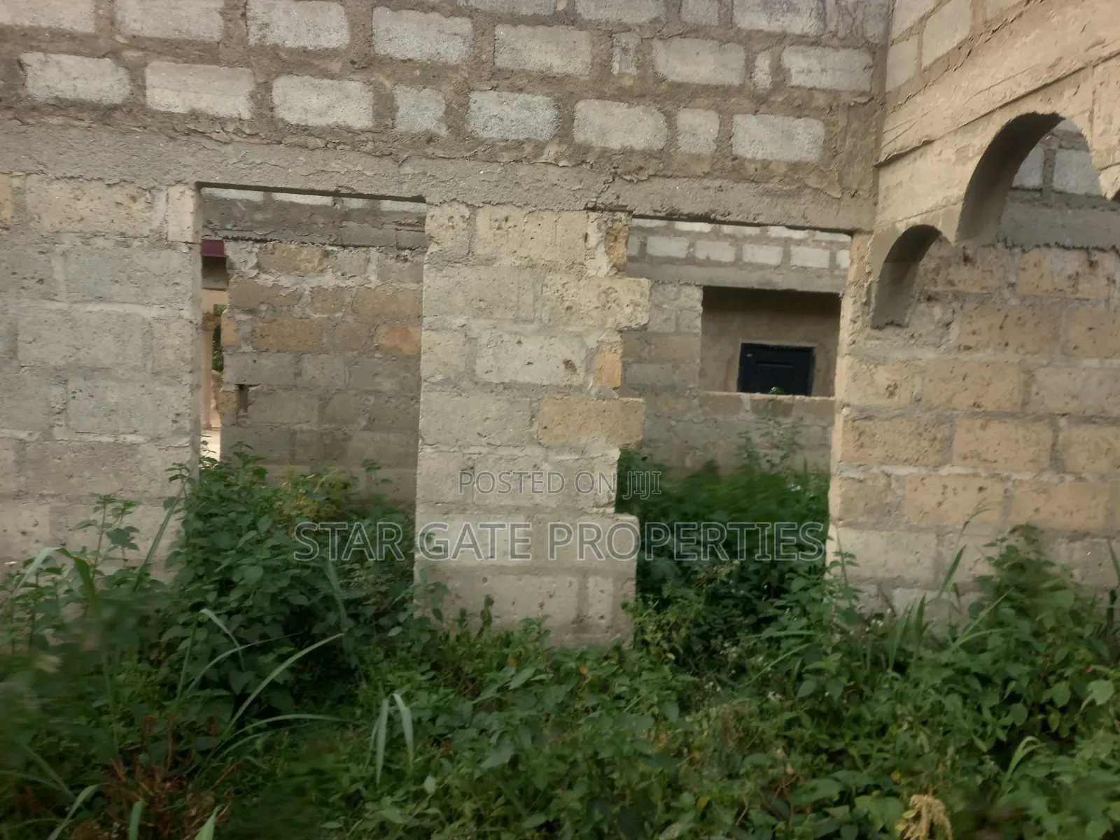 4 Bedrooms House for Sale at Kenyasi Adesina