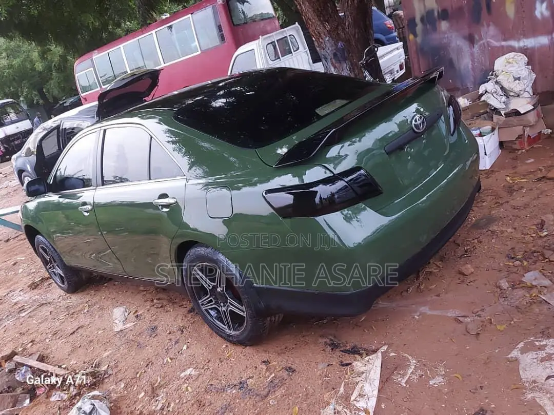 Toyota Camry 2010 Green