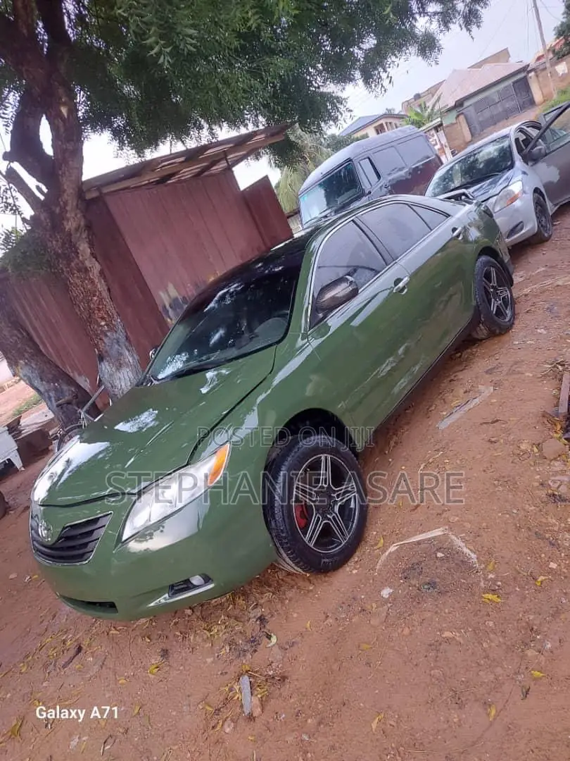 Toyota Camry 2010 Green