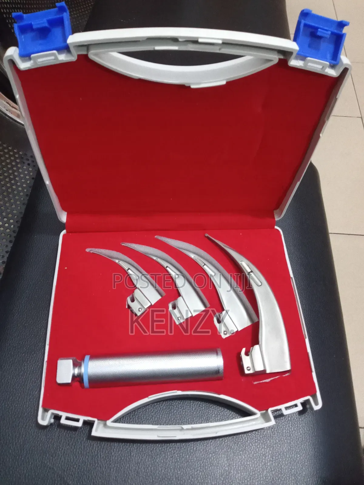 Laryngoscope (4 Blade)
