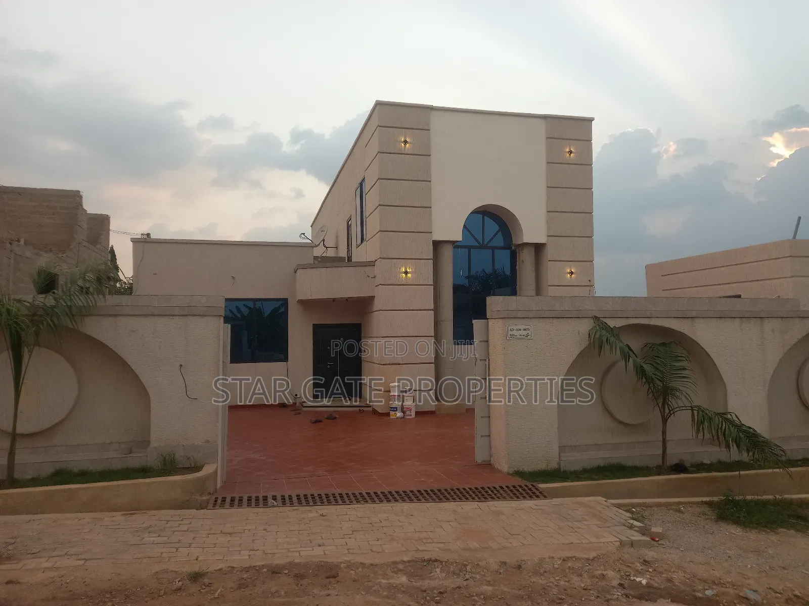 4bdrm House in Kwabre Adesina, Kumasi Metropolitan for sale