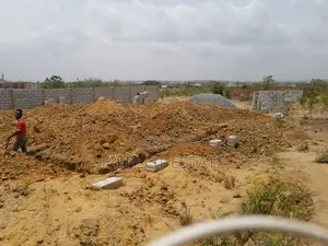 Build Your Dream Home in Tema Community 25– Beverly Hills
