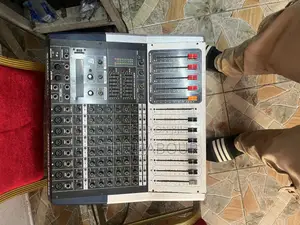 Yamaha Kv80 Powered Mixer 8 Channel