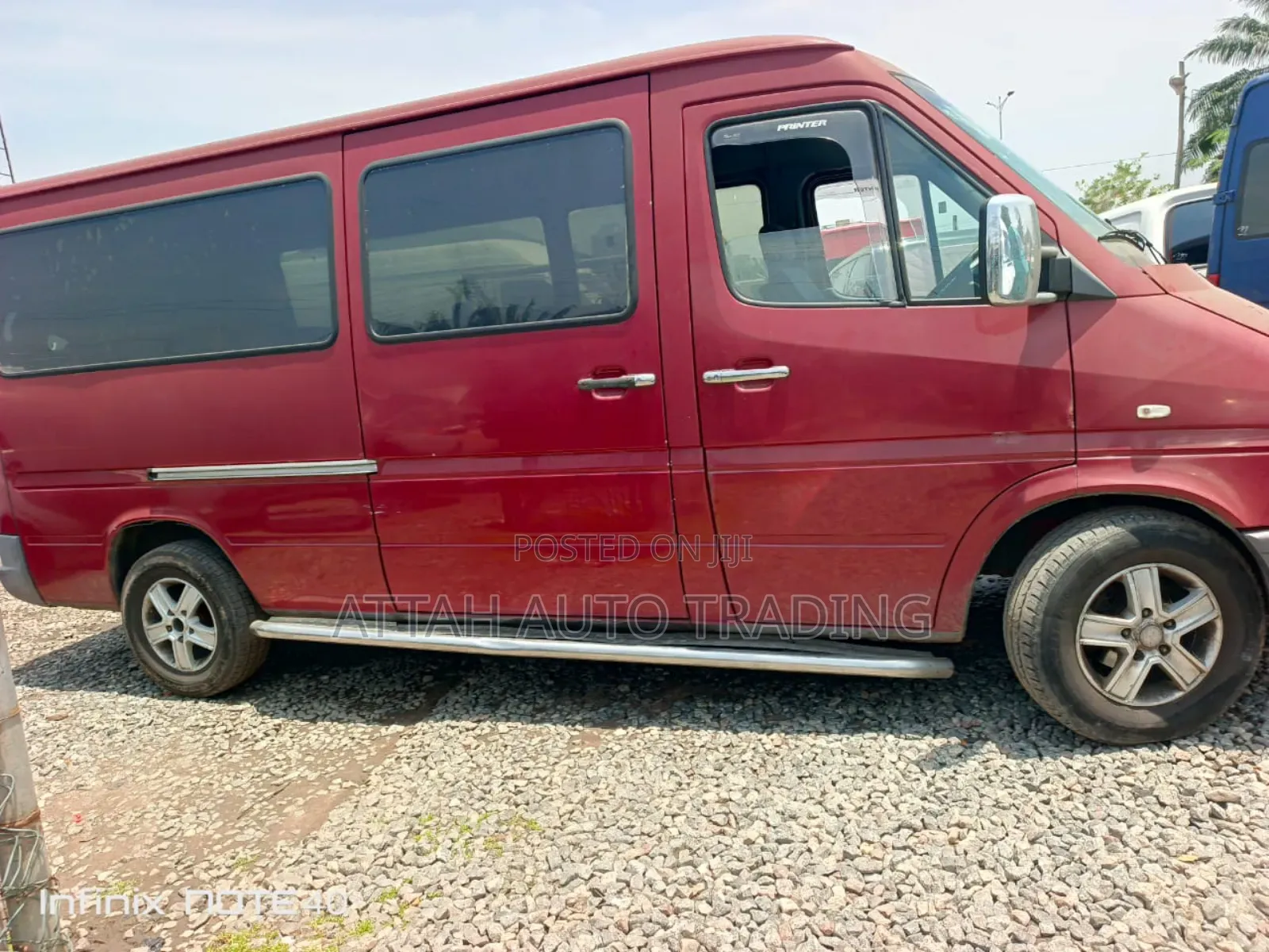 Mercedes-Benz Sprinter 2000 Red