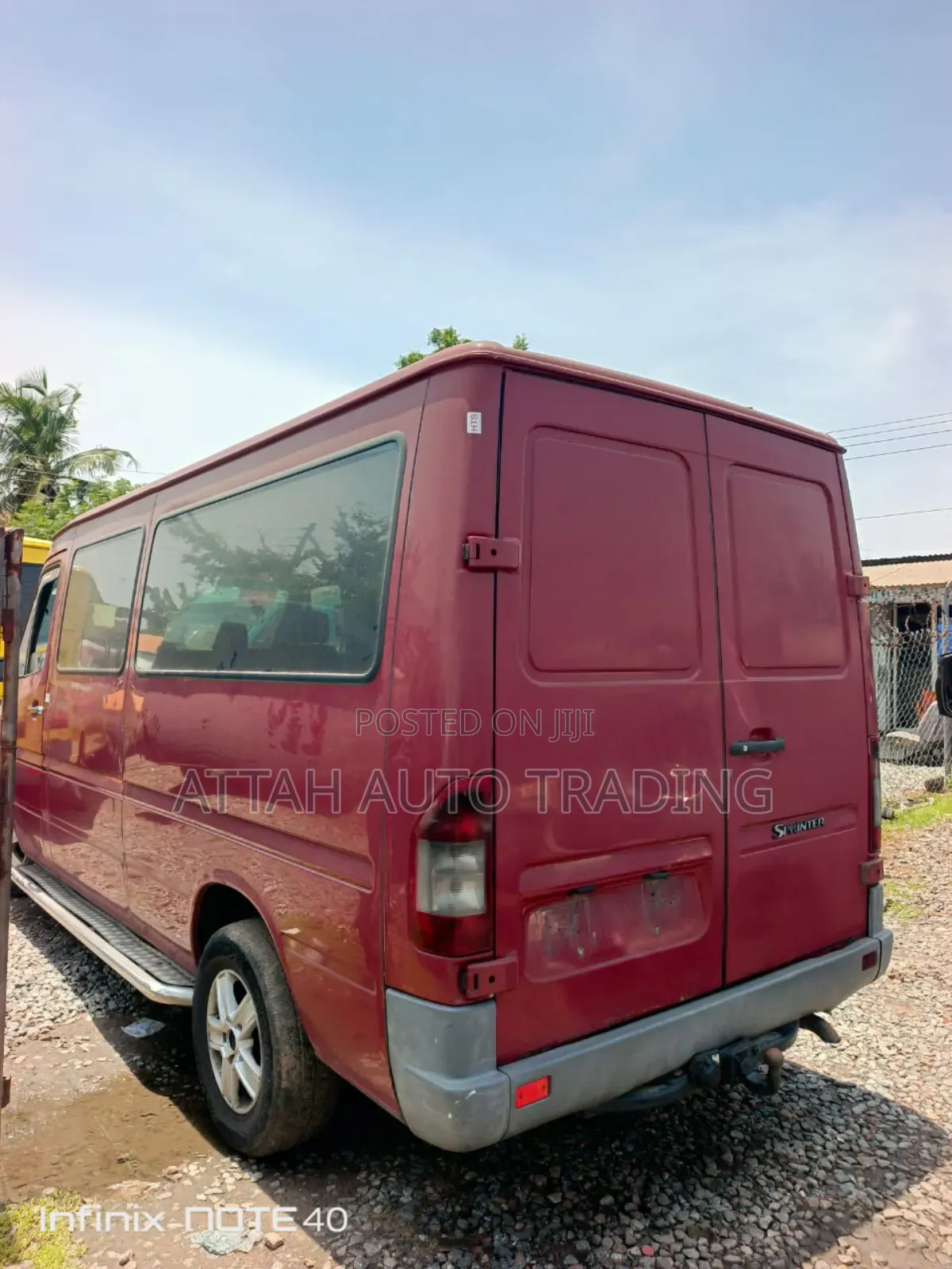 Mercedes-Benz Sprinter 2000 Red