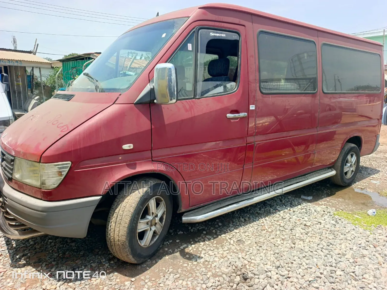 Mercedes-Benz Sprinter 2000 Red