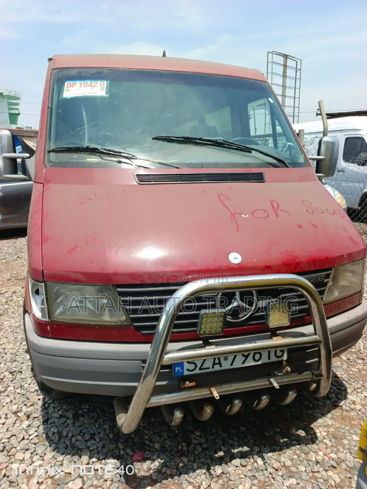 Mercedes-Benz Sprinter 2000 Red