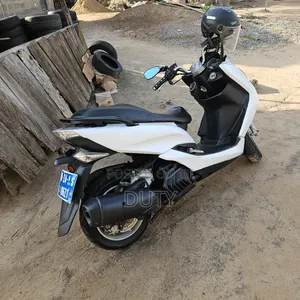 Yamaha Majesty 2017 White