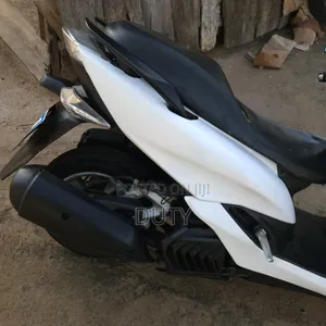 Yamaha Majesty 2017 White