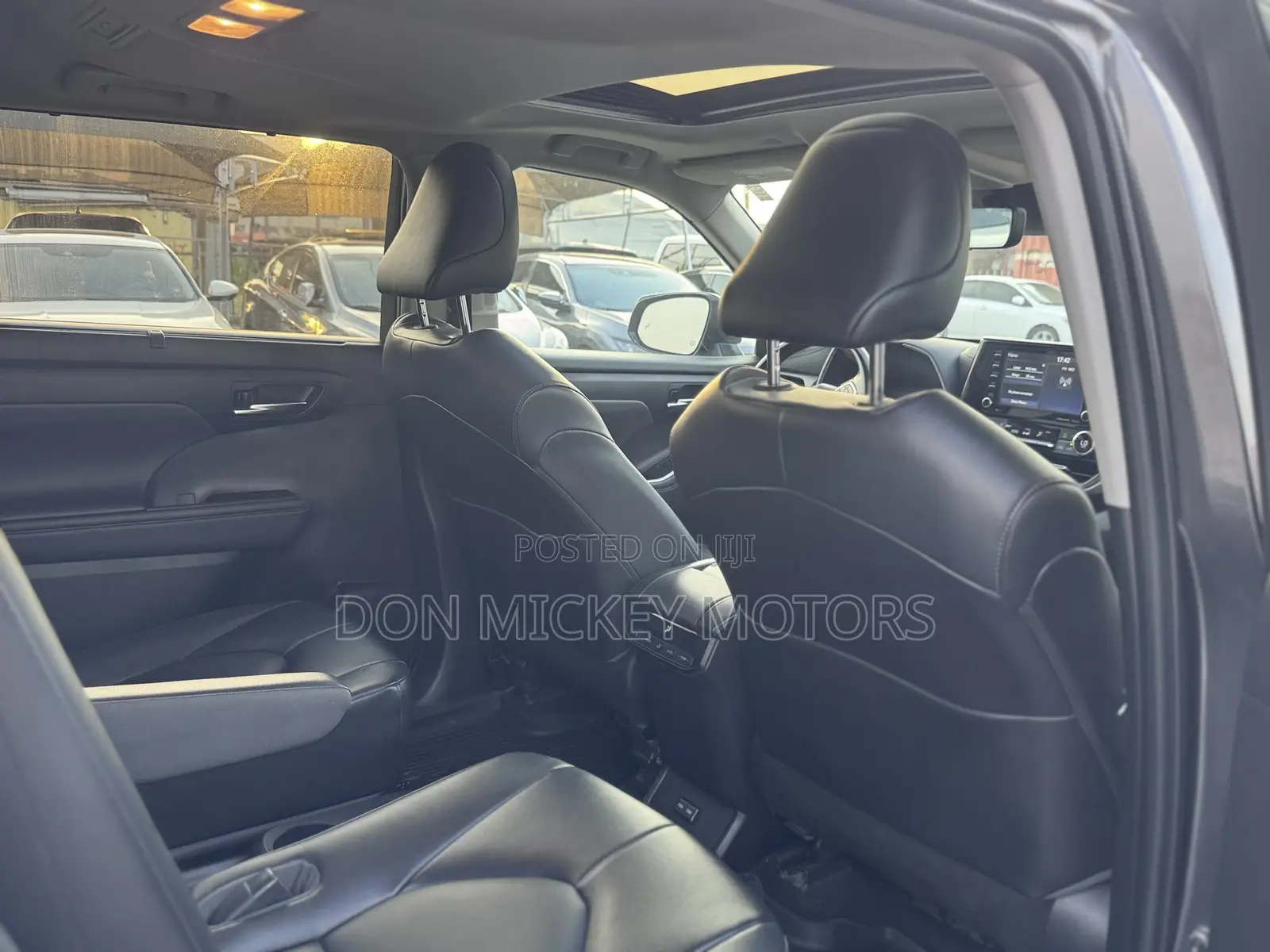 Toyota Highlander XLE 2022 Gray
