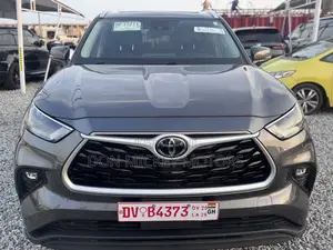 Toyota Highlander XLE 2022 Gray