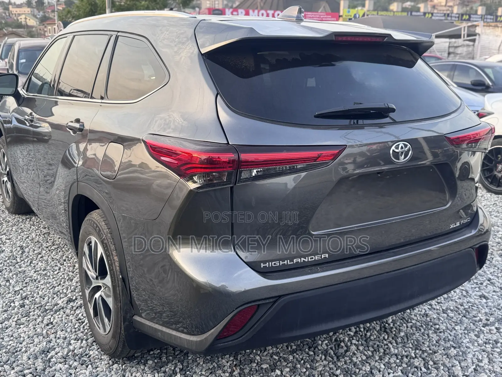 Toyota Highlander XLE 2022 Gray