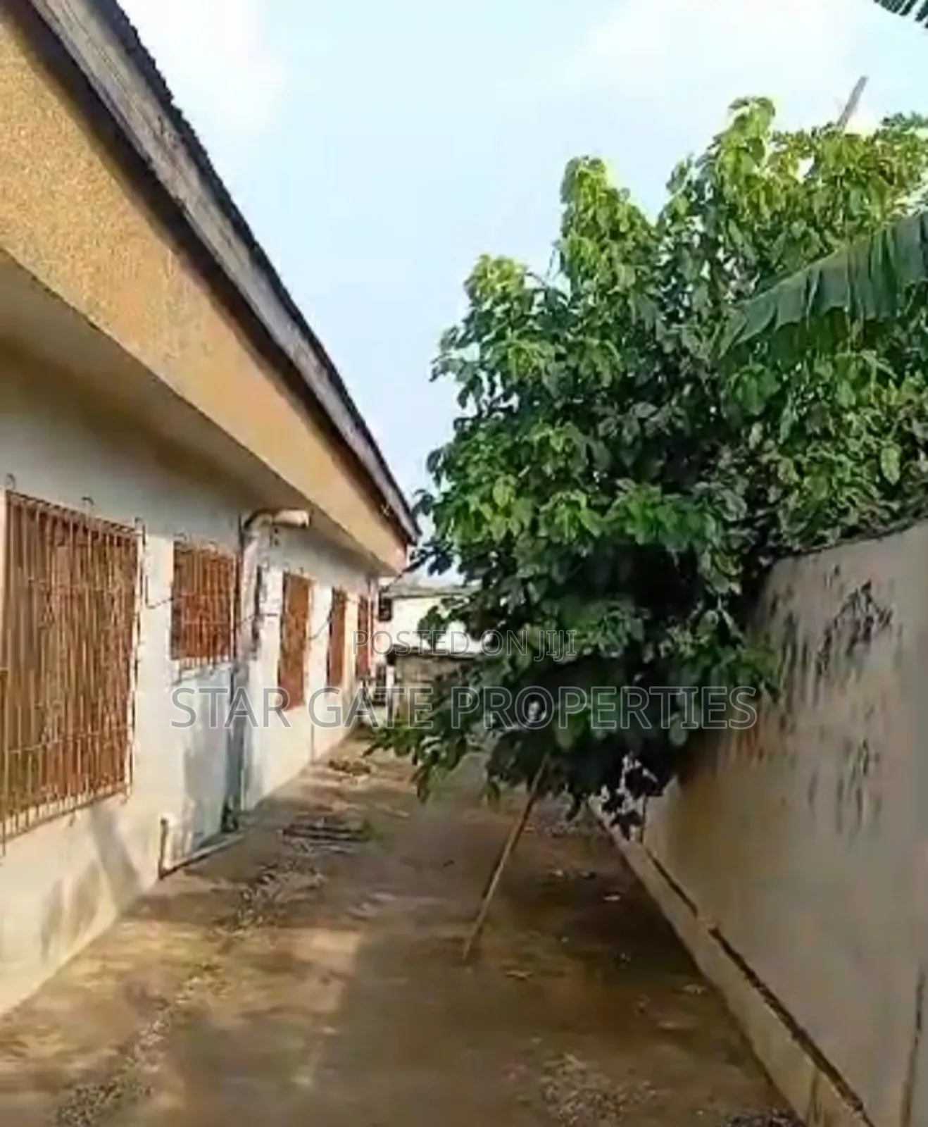 5bdrm House in Tafo Government, Kumasi Metropolitan for sale