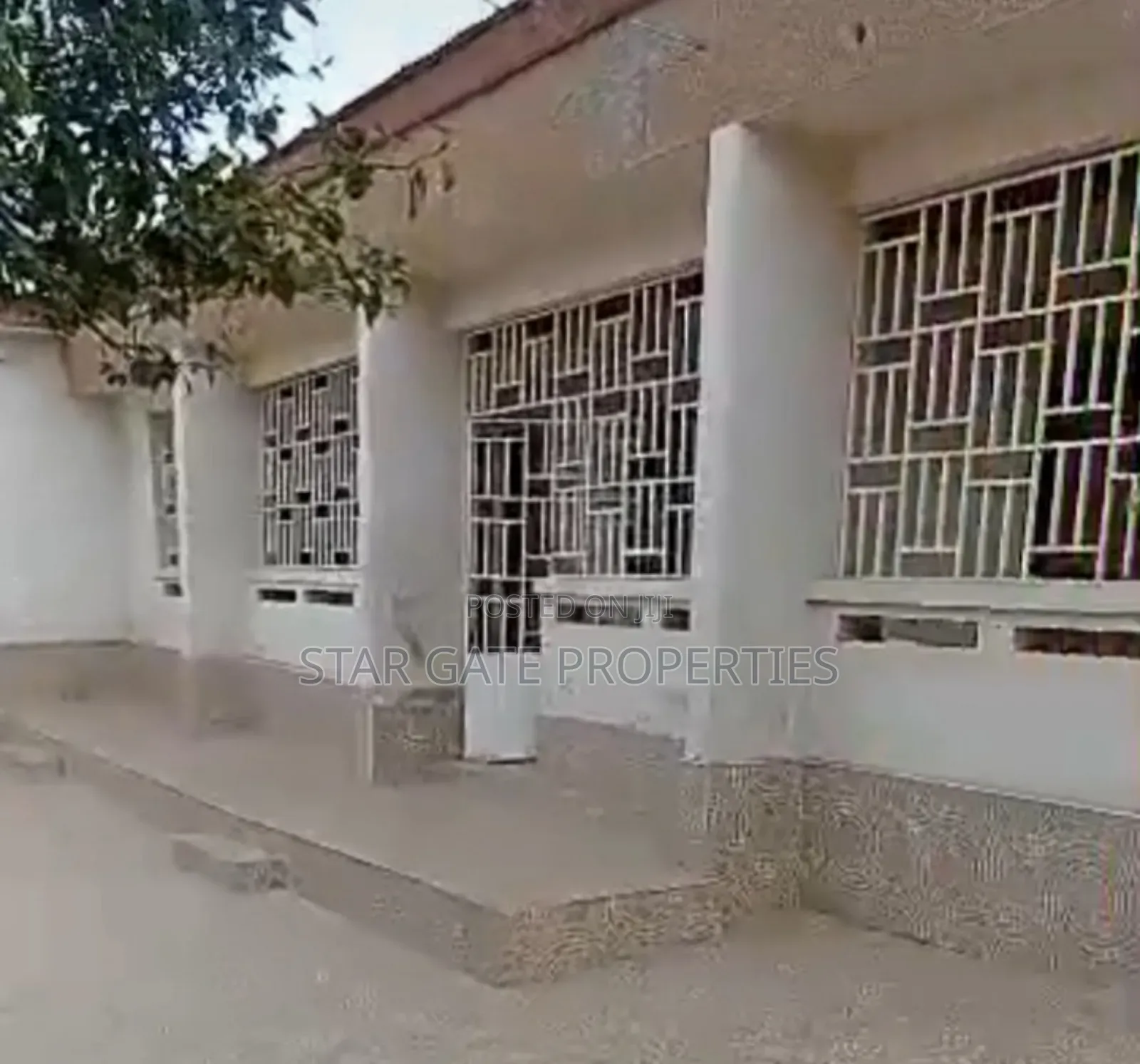 5bdrm House in Tafo Government, Kumasi Metropolitan for sale
