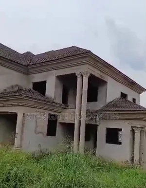 7bdrm House in Kwadaso Hilltop, Kumasi Metropolitan for sale
