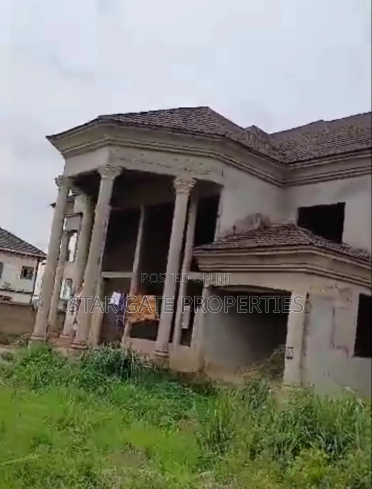 7bdrm House in Kwadaso Hilltop, Kumasi Metropolitan for sale