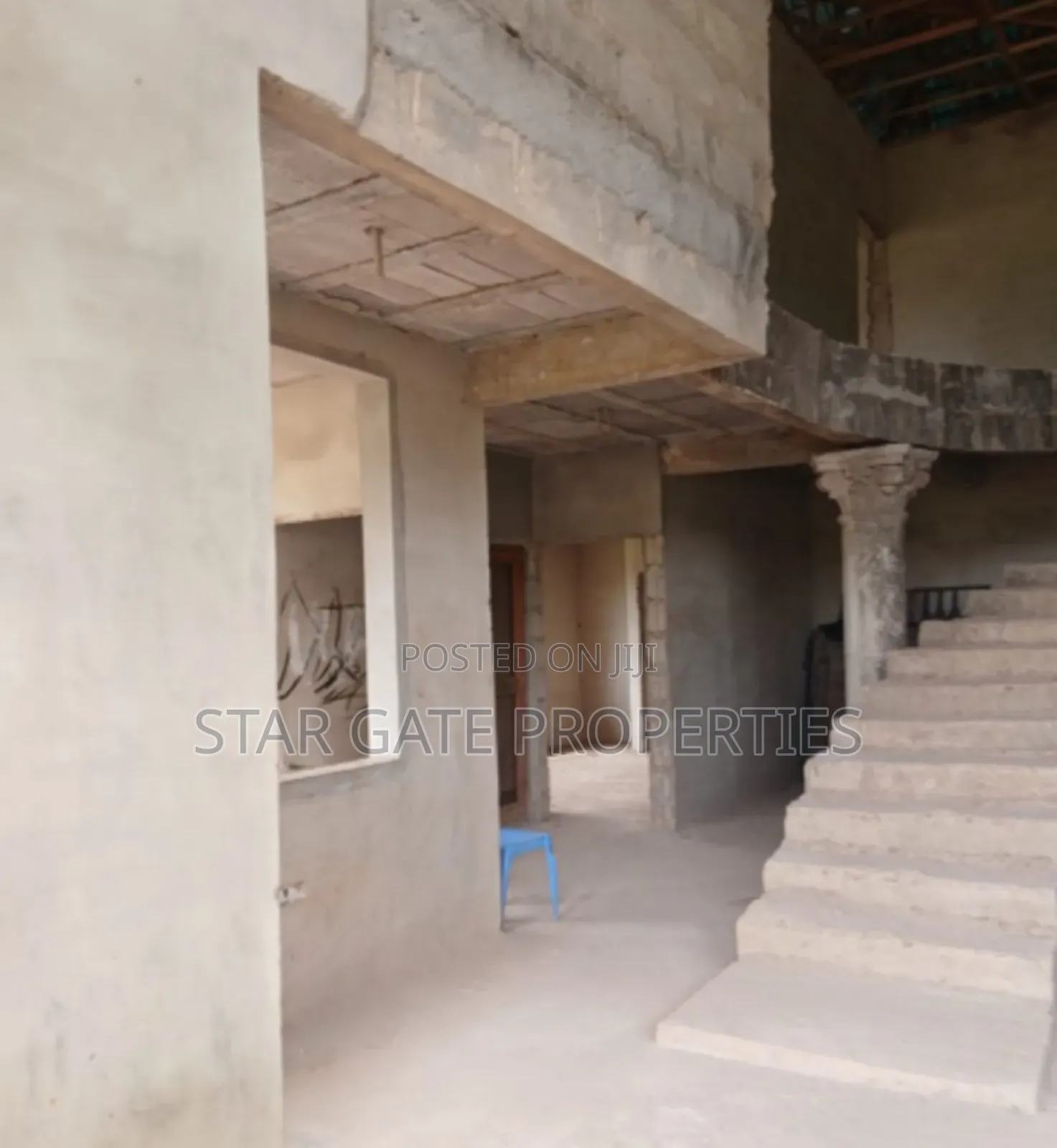 7bdrm House in Kwadaso Hilltop, Kumasi Metropolitan for sale