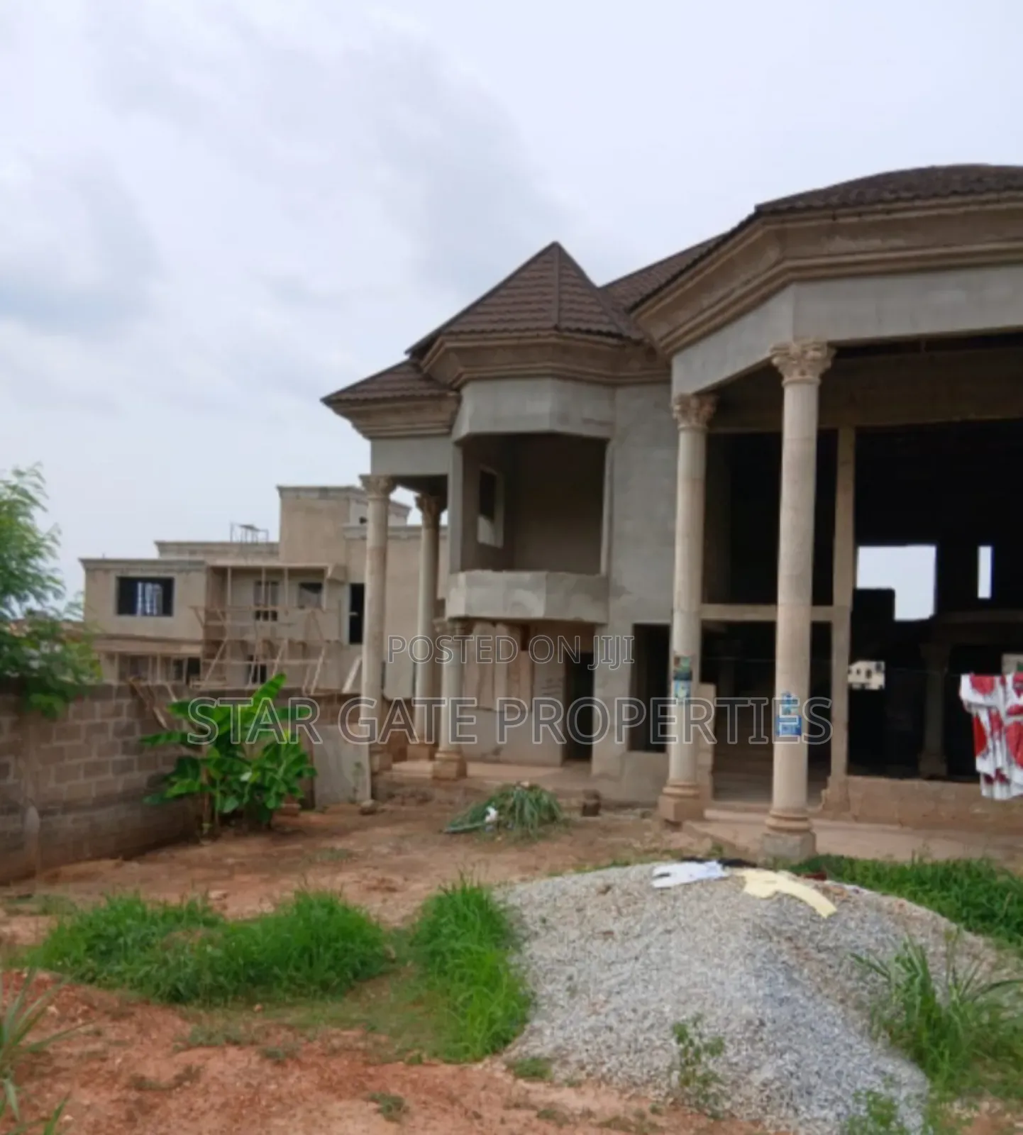 7bdrm House in Kwadaso Hilltop, Kumasi Metropolitan for sale