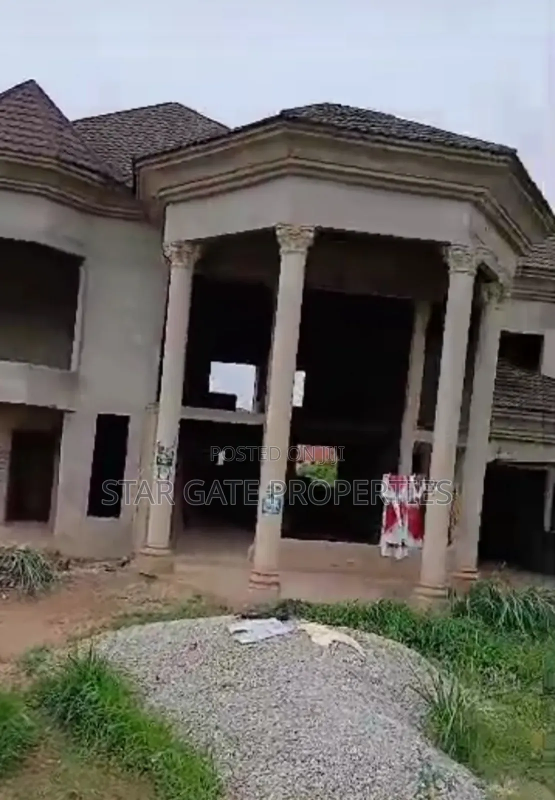 7bdrm House in Kwadaso Hilltop, Kumasi Metropolitan for sale