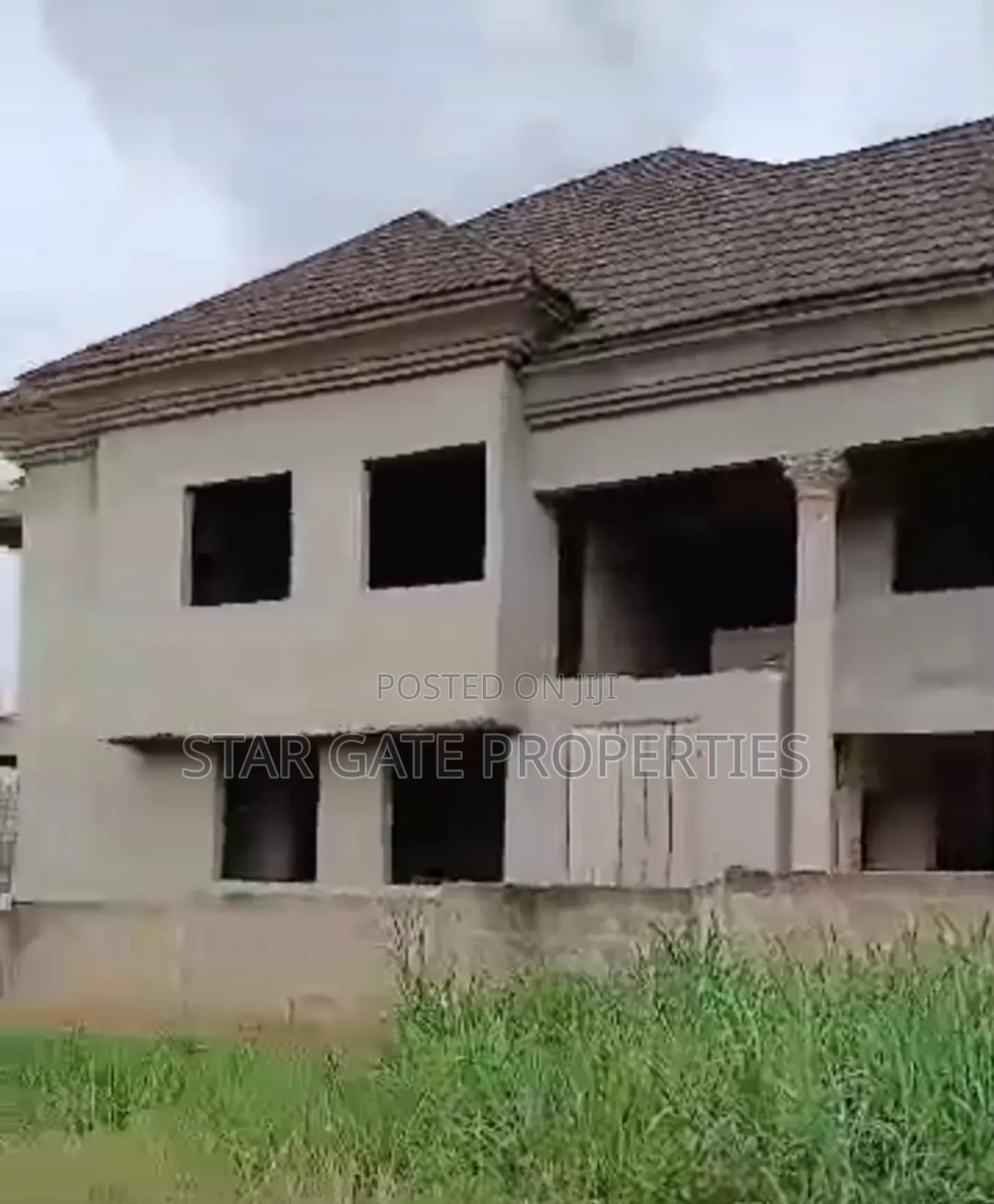 7bdrm House in Kwadaso Hilltop, Kumasi Metropolitan for sale