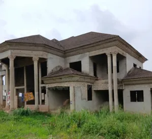 7bdrm House in Kwadaso Hilltop, Kumasi Metropolitan for sale