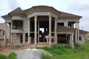 7bdrm House in Kwadaso Hilltop, Kumasi Metropolitan for sale