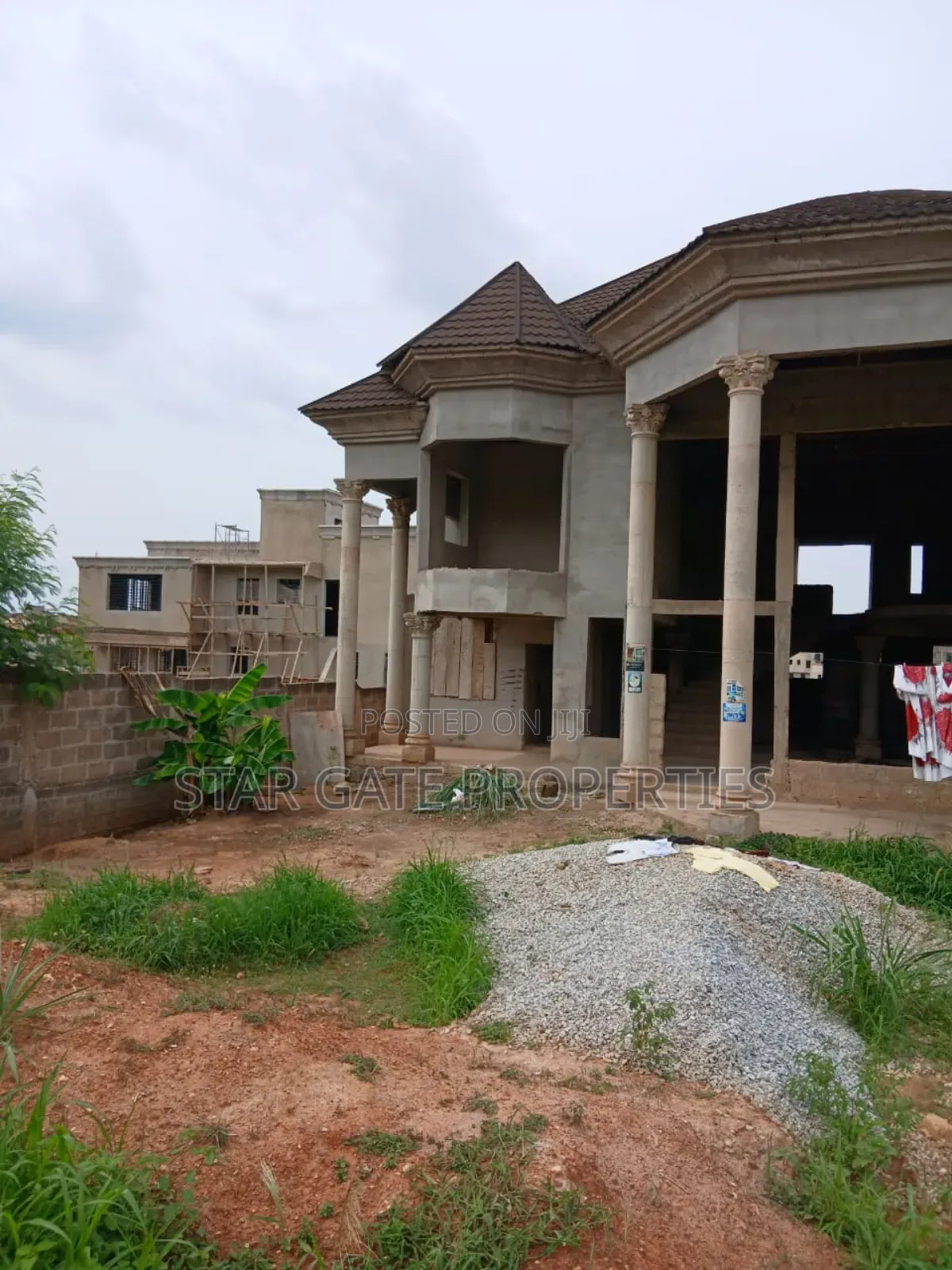 7bdrm House in Kwadaso Hilltop, Kumasi Metropolitan for sale