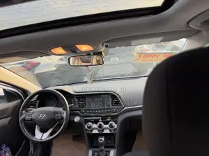 Hyundai Elantra Limited 2020 White