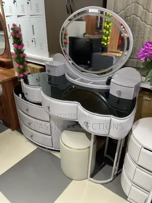 Premium Led Mirror Vanity With Glass Top Display