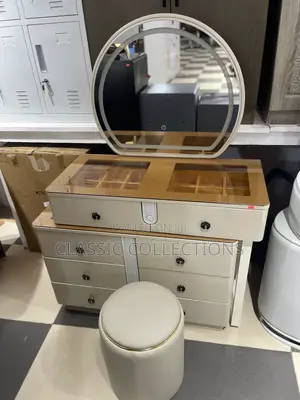 Premium Led Mirror Vanity With Glass Top Display
